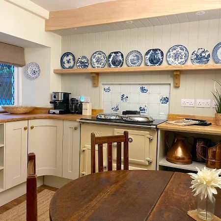 Charming Cottage In The Heart Of Sherborne Sherborne  Buitenkant foto